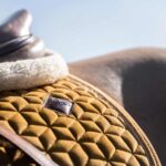 Kentucky Horsewear - Tapis De Dressage Velvet Moutarde – Image 2